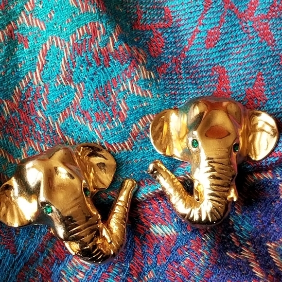 Relisted - Elephant clip earrings gold tone green eyes chunky - Picture 4 of 9